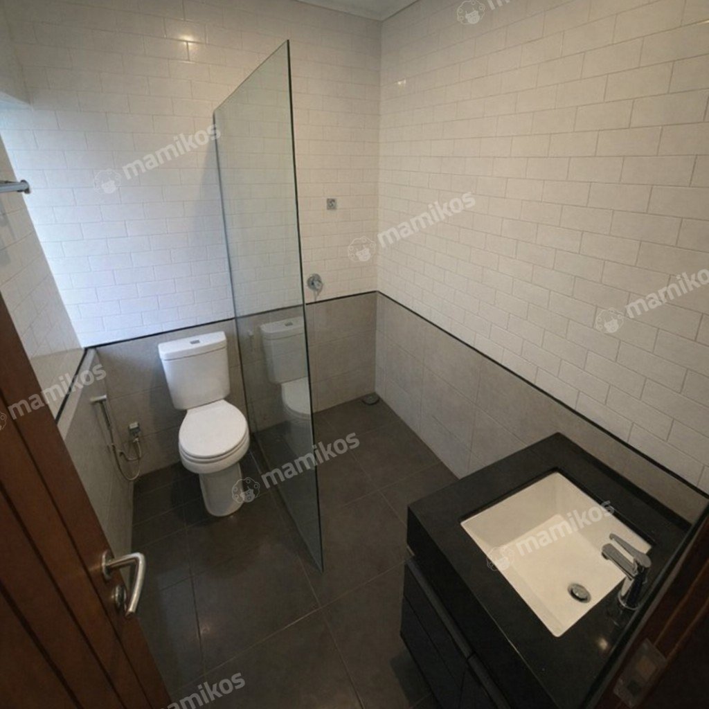 Rumah Sertifikat SHM 3 Kamar Tidur 4 Kamar Mandi Lebak Bulus Jakarta Selatan - Photo 2