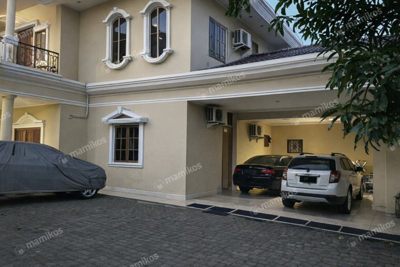 Rumah Sertifikat SHM 5 Kamar Tidur 4 Kamar Mandi Kapuk Kamal Jakarta Barat