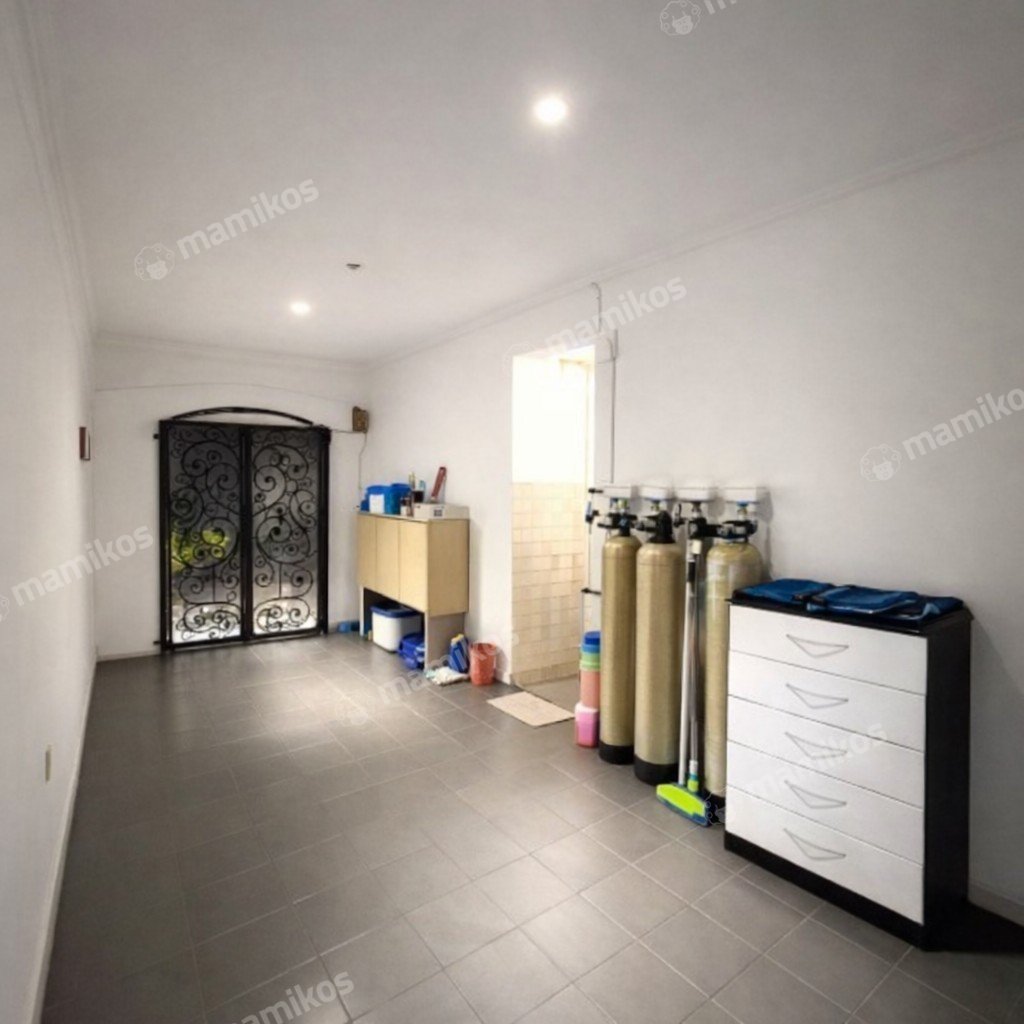 Rumah Sertifikat SHM 5 Kamar Tidur 5 Kamar Mandi Permata Buana Jakarta Barat - Photo 3