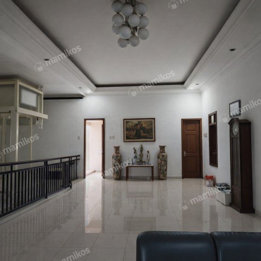 Rumah Sertifikat SHM 7 Kamar Tidur 6 Kamar Mandi Kebon Jeruk Jakarta Barat - Photo 2