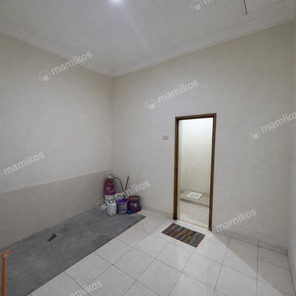 Rumah Sertifikat SHM 4 Kamar Tidur 4 Kamar Mandi Green Ville Jakarta Barat - Photo 2