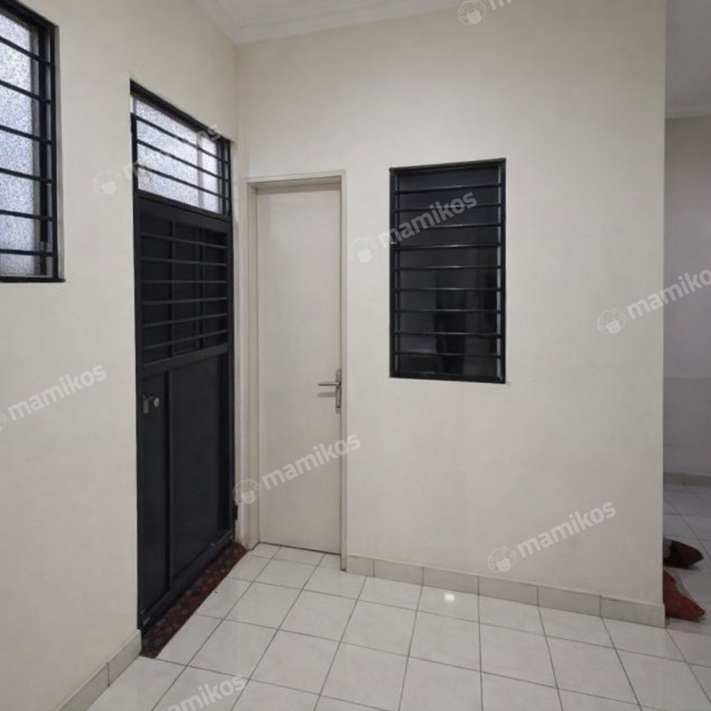 Rumah Sertifikat SHM 4 Kamar Tidur 4 Kamar Mandi Green Ville Jakarta Barat - Photo 3