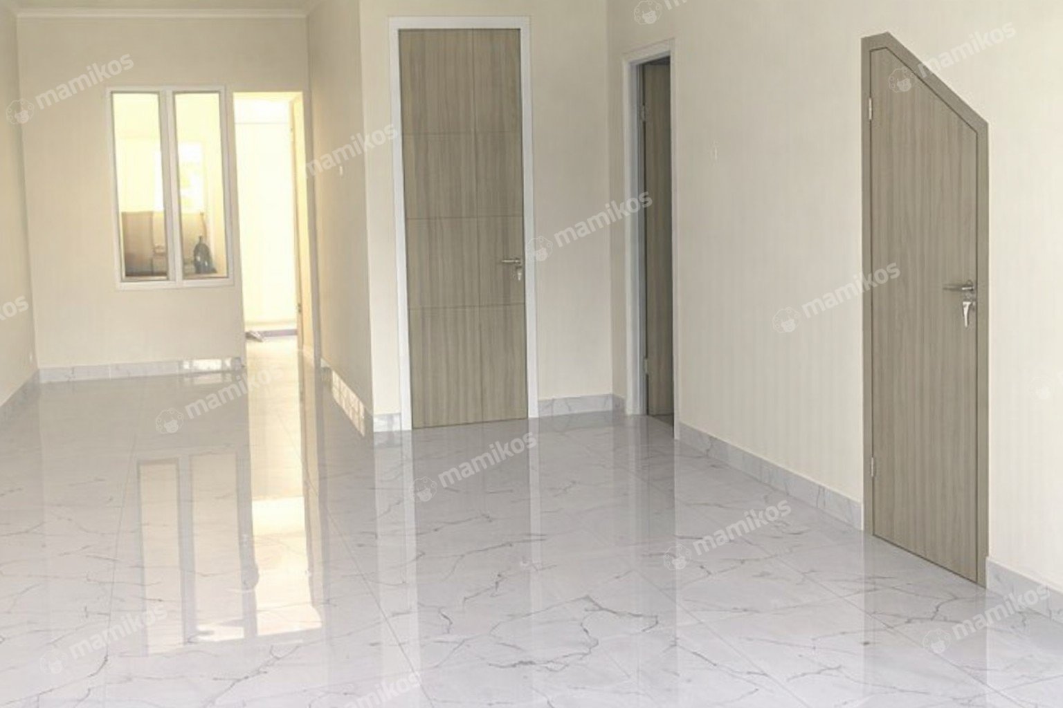 Rumah Sertifikat SHM 4 Kamar Tidur 3 Kamar Mandi Cirendeu Jakarta Selatan