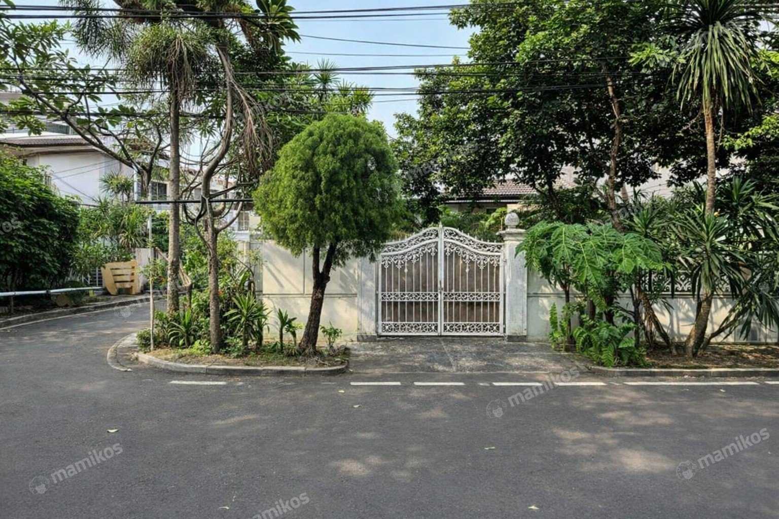 Rumah Sertifikat SHM 4 Kamar Tidur 3 Kamar Mandi Pulomas Jakarta Timur