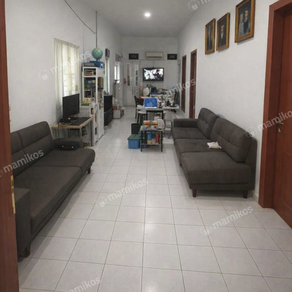 Rumah Sertifikat SHM 5 Kamar Tidur 5 Kamar Mandi Tanjung Duren Jakarta Barat - Photo 2