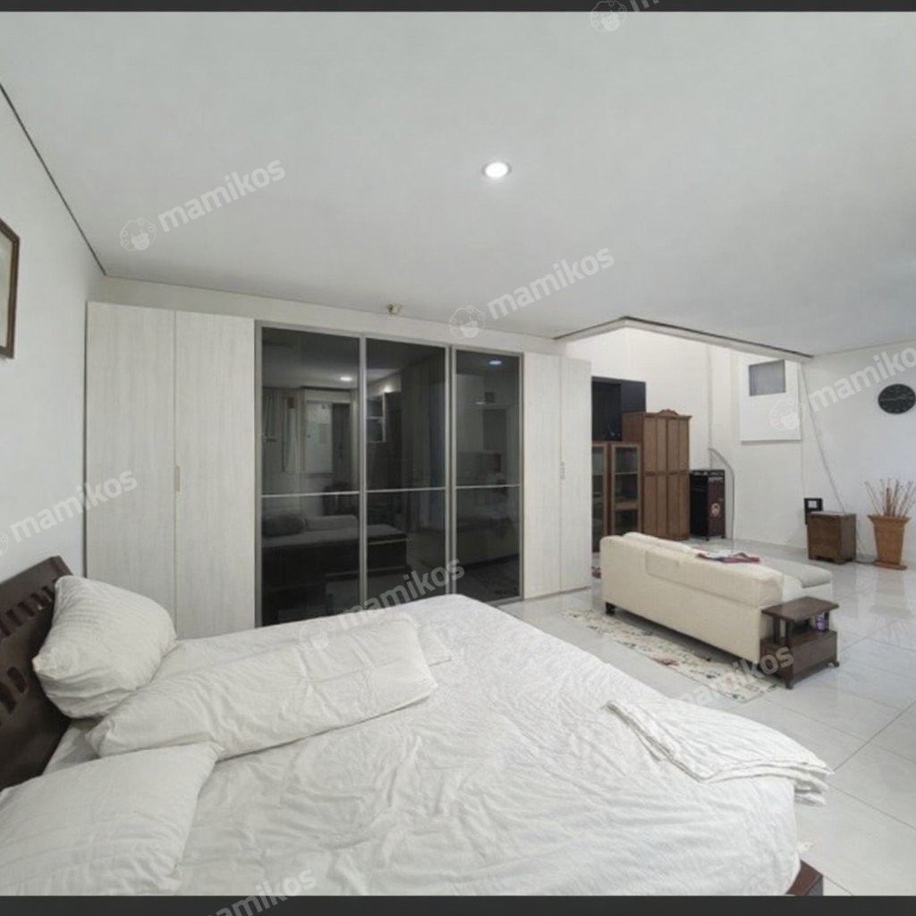 Rumah Sertifikat SHM 5 Kamar Tidur 4 Kamar Mandi Raffles Hills Jakarta Timur - Photo 5