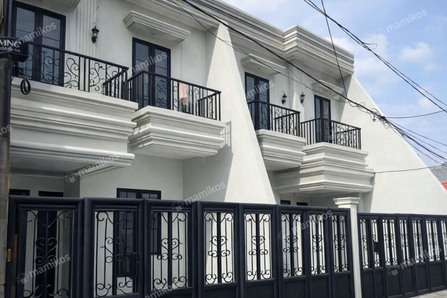 Rumah Sertifikat SHM 4 Kamar Tidur 4 Kamar Mandi Pondok Bambu Jakarta Timur
