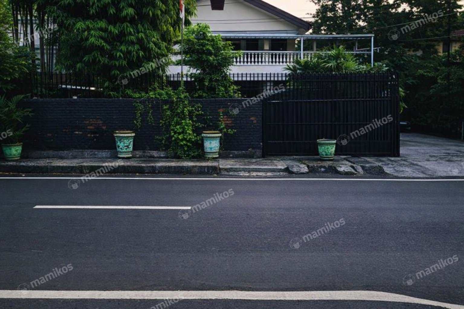 Rumah Sertifikat SHM 4 Kamar Mandi 2 Lantai Kemang Jakarta Selatan