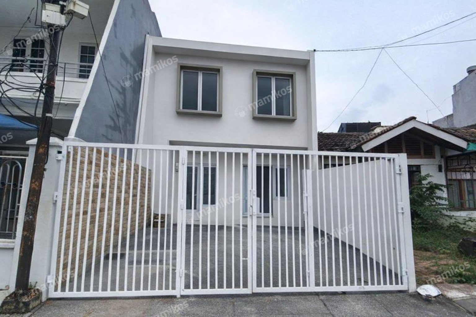 Rumah Sertifikat SHM 3 Kamar Tidur 4 Kamar Mandi Pegadungan Jakarta Barat