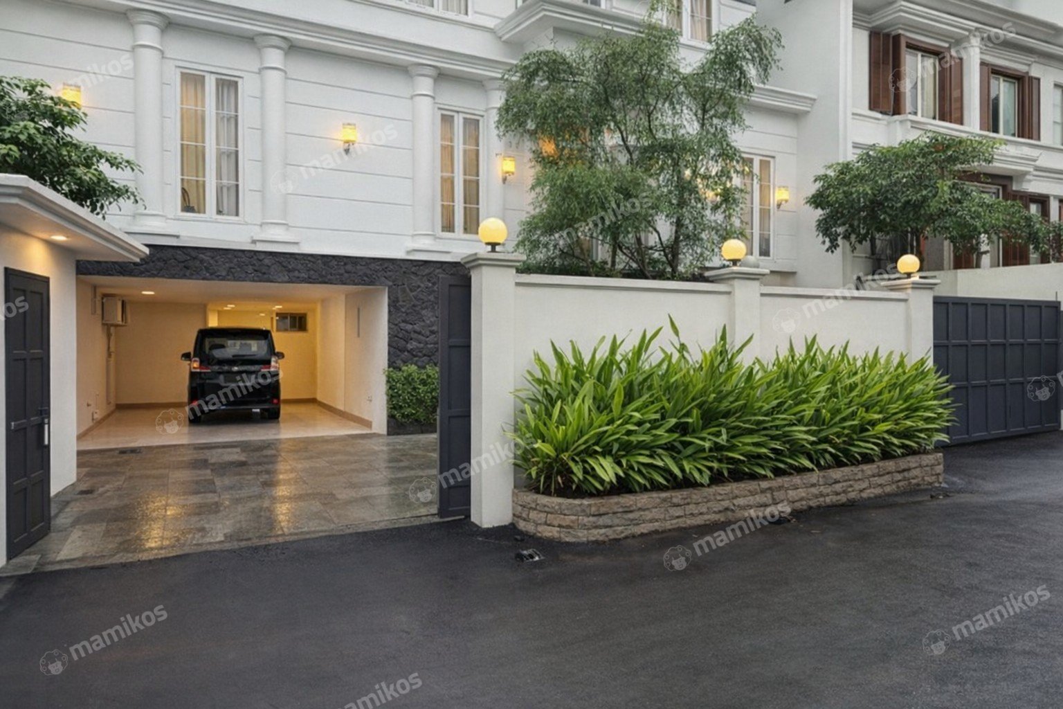 Rumah Sertifikat SHM 7 Kamar Tidur 7 Kamar Mandi Kemang Jakarta Selatan