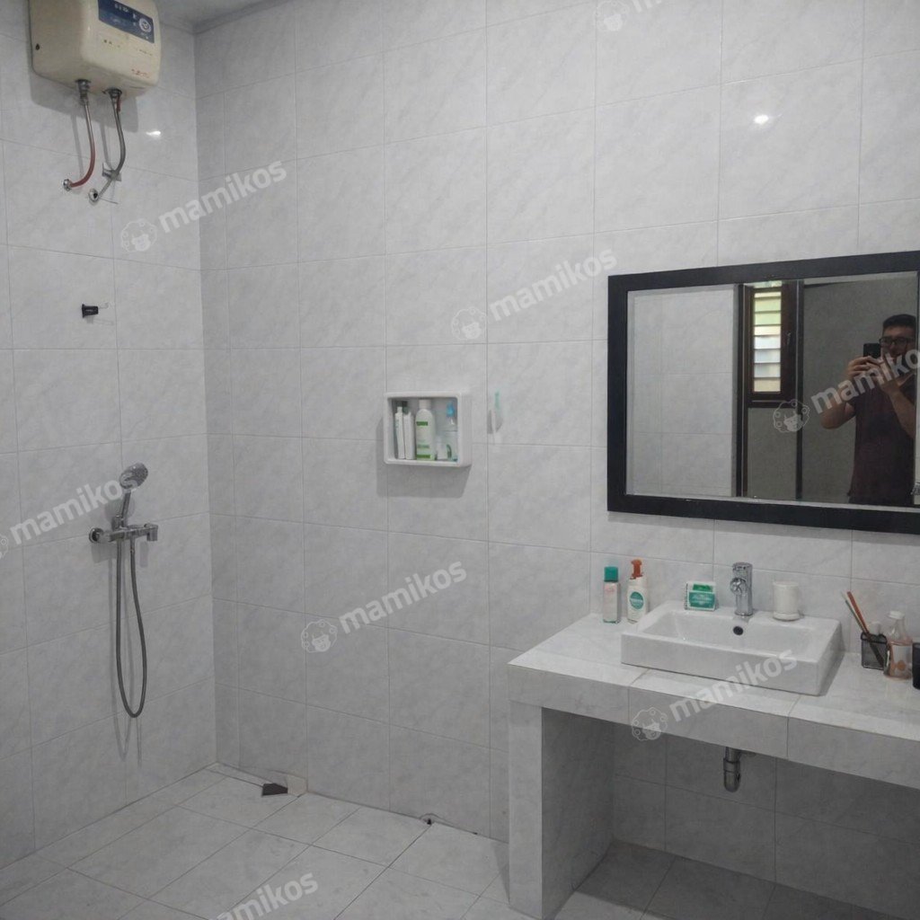 Rumah 4 Kamar Tidur 3 Kamar Mandi 1 Lantai Kapuk Kamal Jakarta Barat - Photo 2