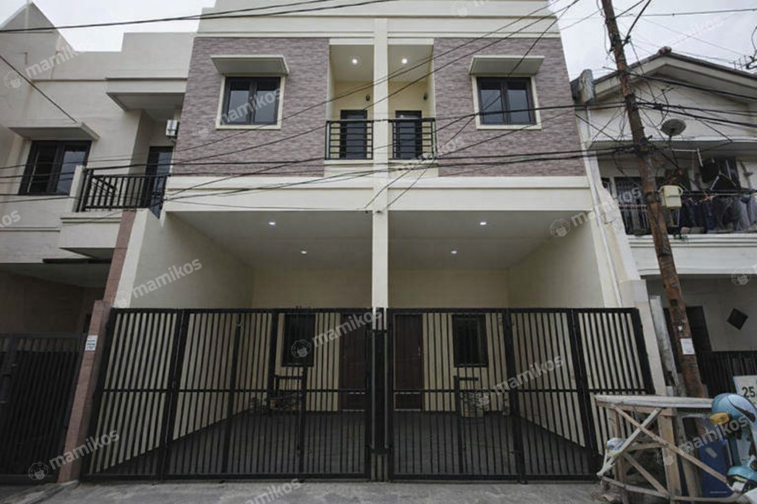 Rumah Sertifikat SHM 3 Kamar Tidur 3 Kamar Mandi Tanjung Duren Jakarta Barat