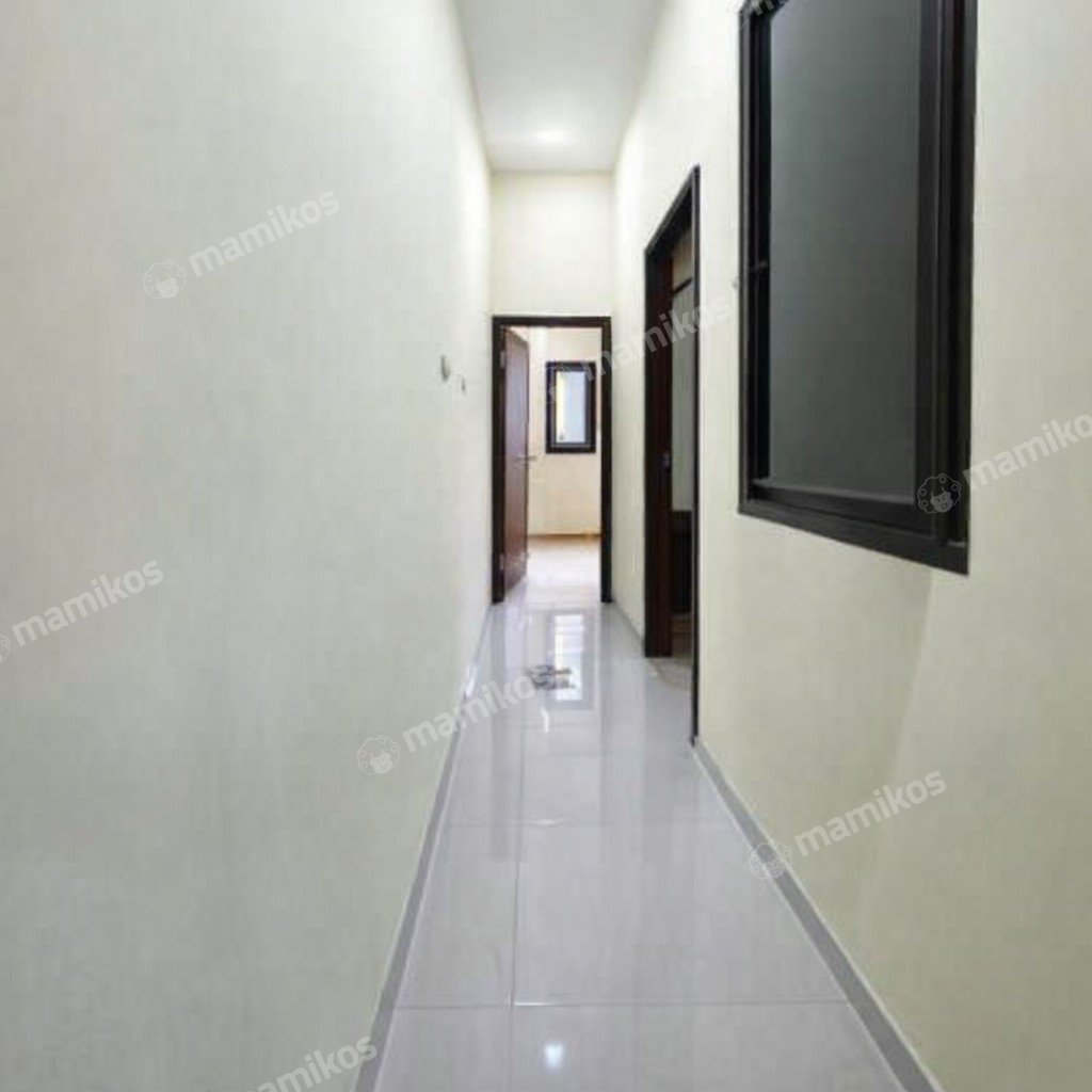 Rumah Sertifikat SHM 3 Kamar Tidur 3 Kamar Mandi Tanjung Duren Jakarta Barat - Photo 4