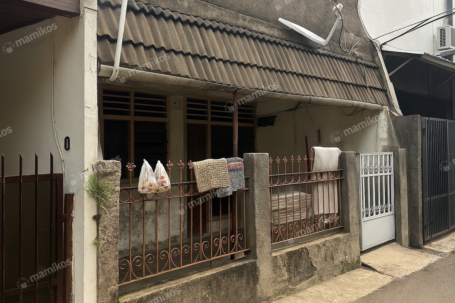 Rumah Sertifikat SHM 3 Kamar Tidur 2 Kamar Mandi Tanjung Duren Jakarta Barat
