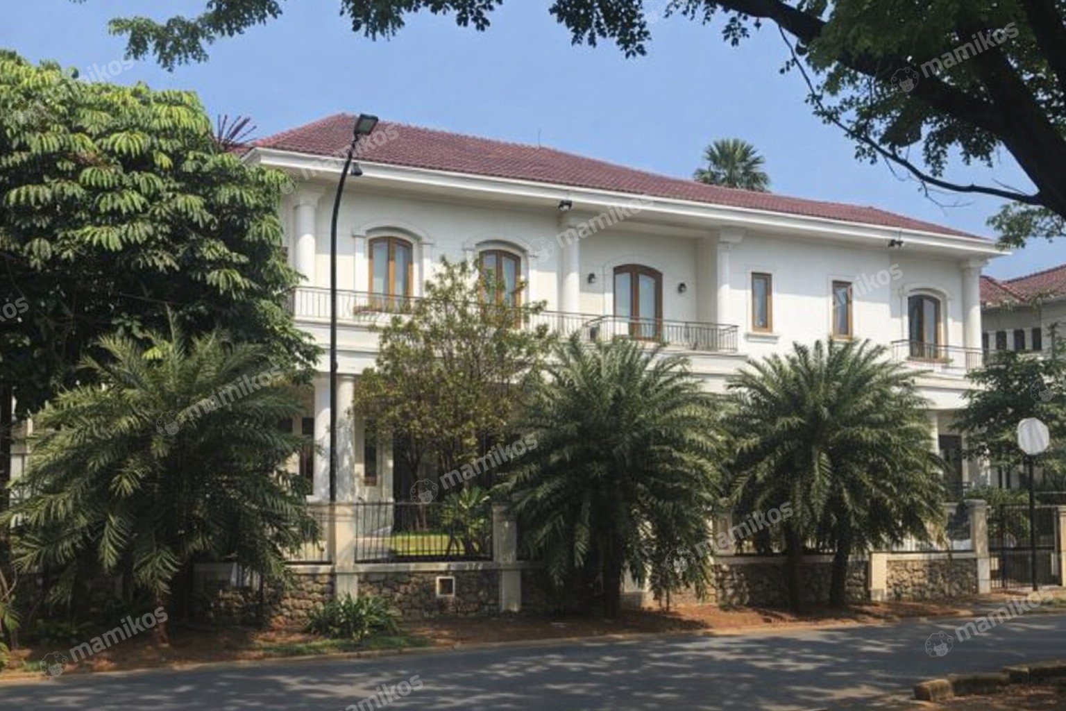 Rumah Sertifikat SHM 5 Kamar Tidur 5 Kamar Mandi Pondok Indah Jakarta Selatan