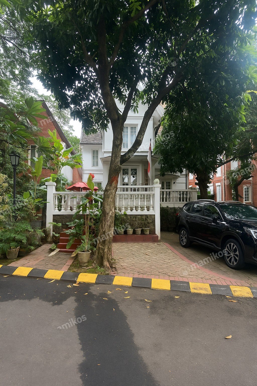 Rumah Sertifikat SHM 5 Kamar Tidur 4 Kamar Mandi Cibubur Jakarta Timur - Photo 2