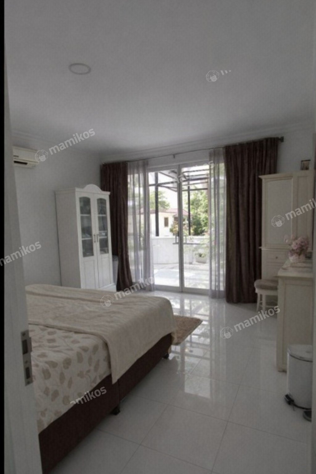 Rumah Sertifikat SHM 5 Kamar Tidur 4 Kamar Mandi Cibubur Jakarta Timur - Photo 4