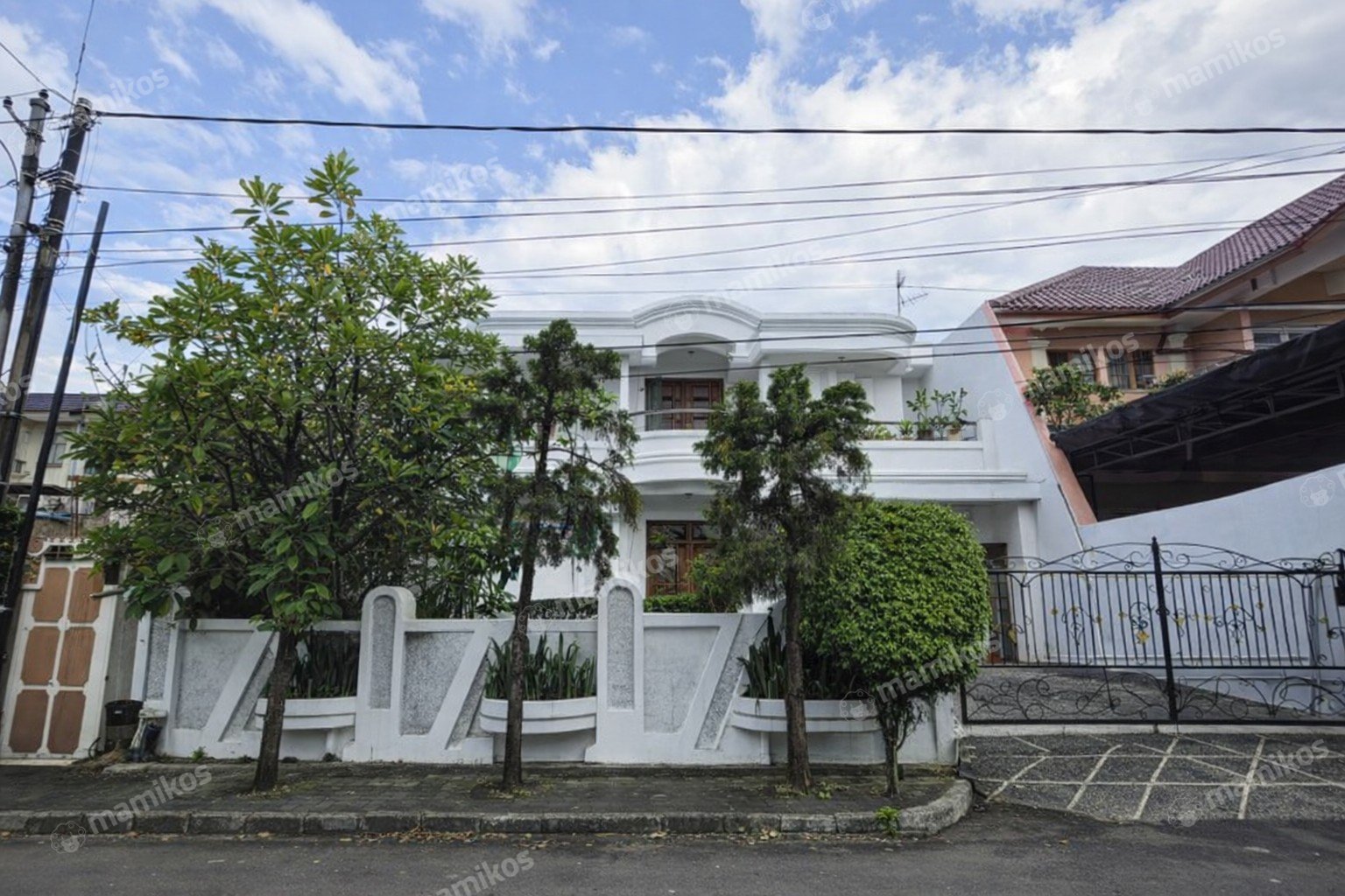 Rumah Sertifikat SHM 5 Kamar Tidur 4 Kamar Mandi Pondok Kelapa Jakarta Timur