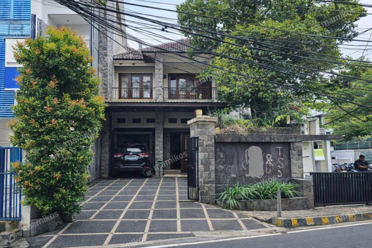 Rumah Sertifikat SHM 7 Kamar Tidur 6 Kamar Mandi Pondok Indah Jakarta Selatan