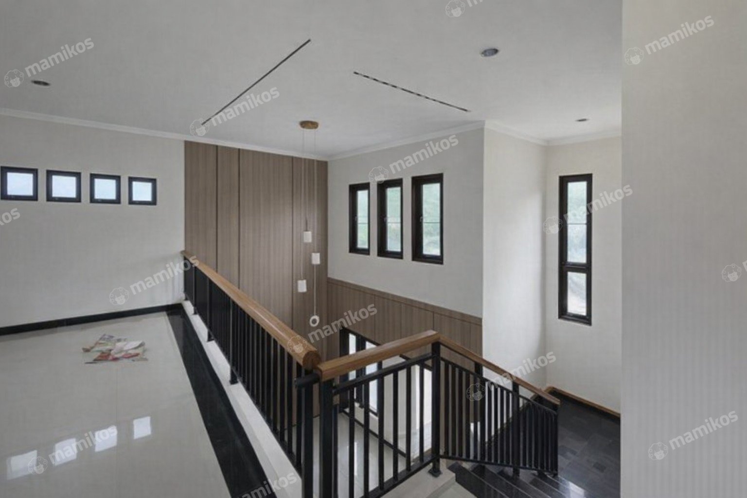 Rumah Sertifikat SHM 5 Kamar Tidur 4 Kamar Mandi Ciracas Jakarta Timur - Photo 2