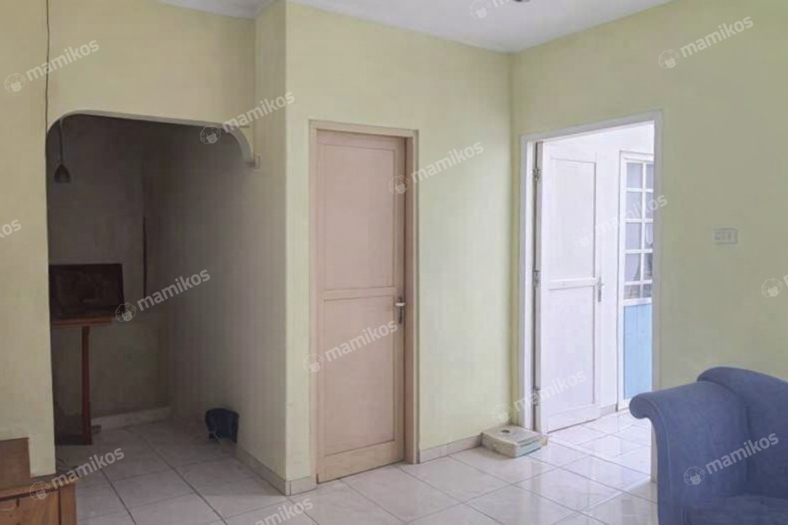 Rumah Sertifikat SHM 3 Kamar Tidur 2 Kamar Mandi Kota Wisata Jakarta Timur - Photo 3