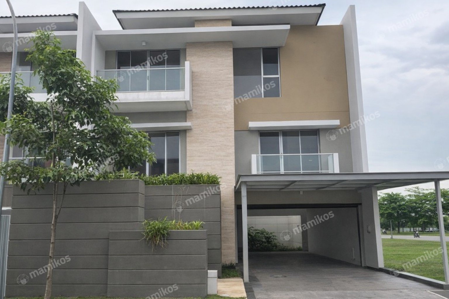 Rumah Sertifikat PPJB 4 Kamar Tidur 4 Kamar Mandi Jakarta Garden City Jakarta Timur