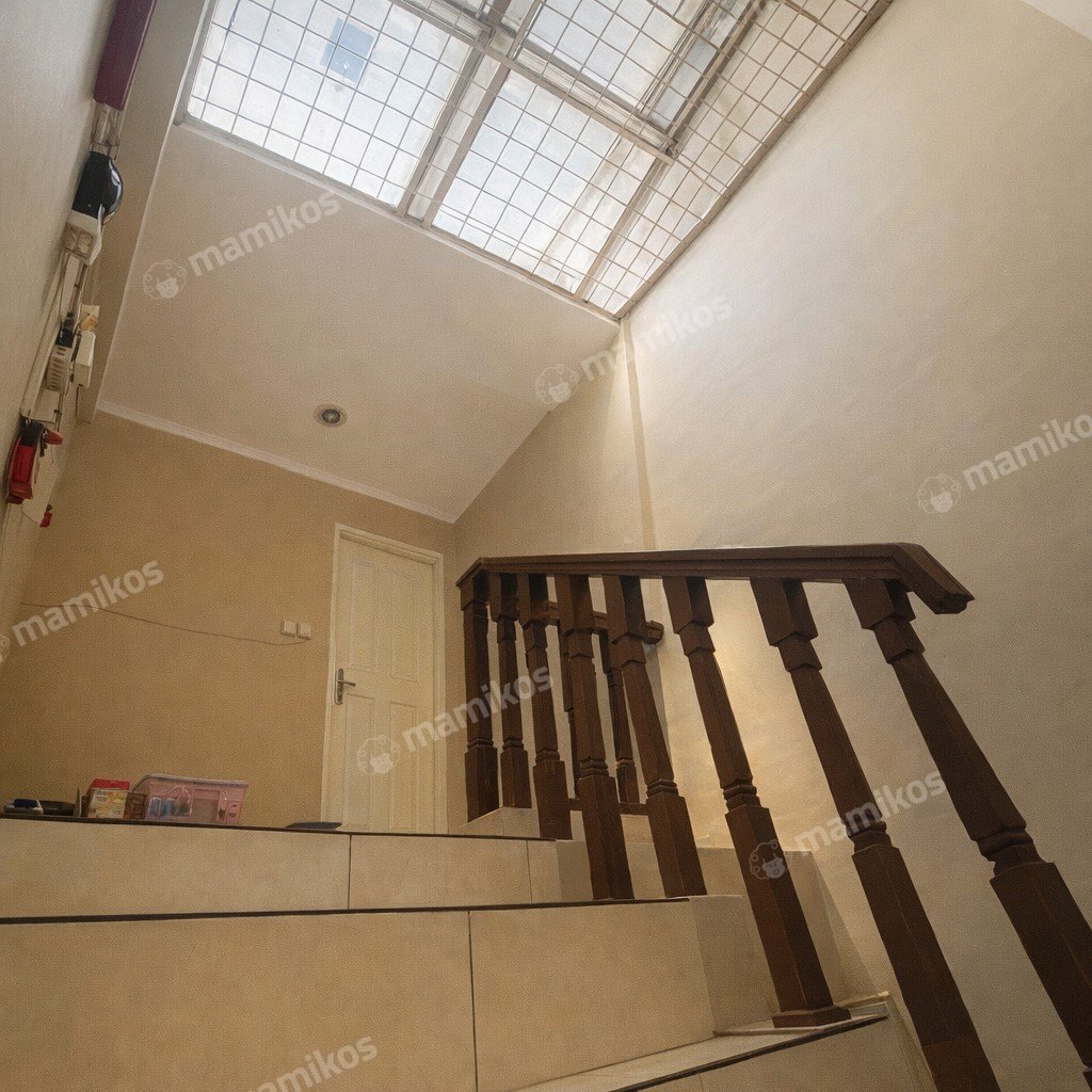 Rumah Sertifikat SHM 3 Kamar Mandi 3 Lantai Cakung Jakarta Timur - Photo 2