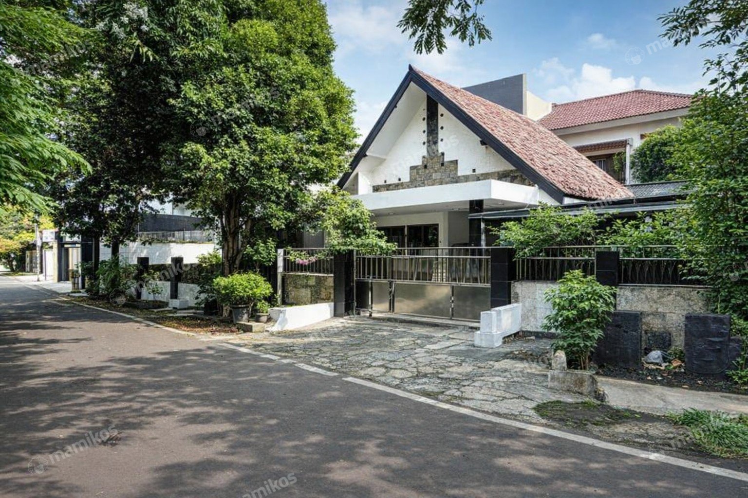 Rumah Sertifikat SHM 3 Kamar Tidur 2 Kamar Mandi Kebayoran Baru Jakarta Selatan