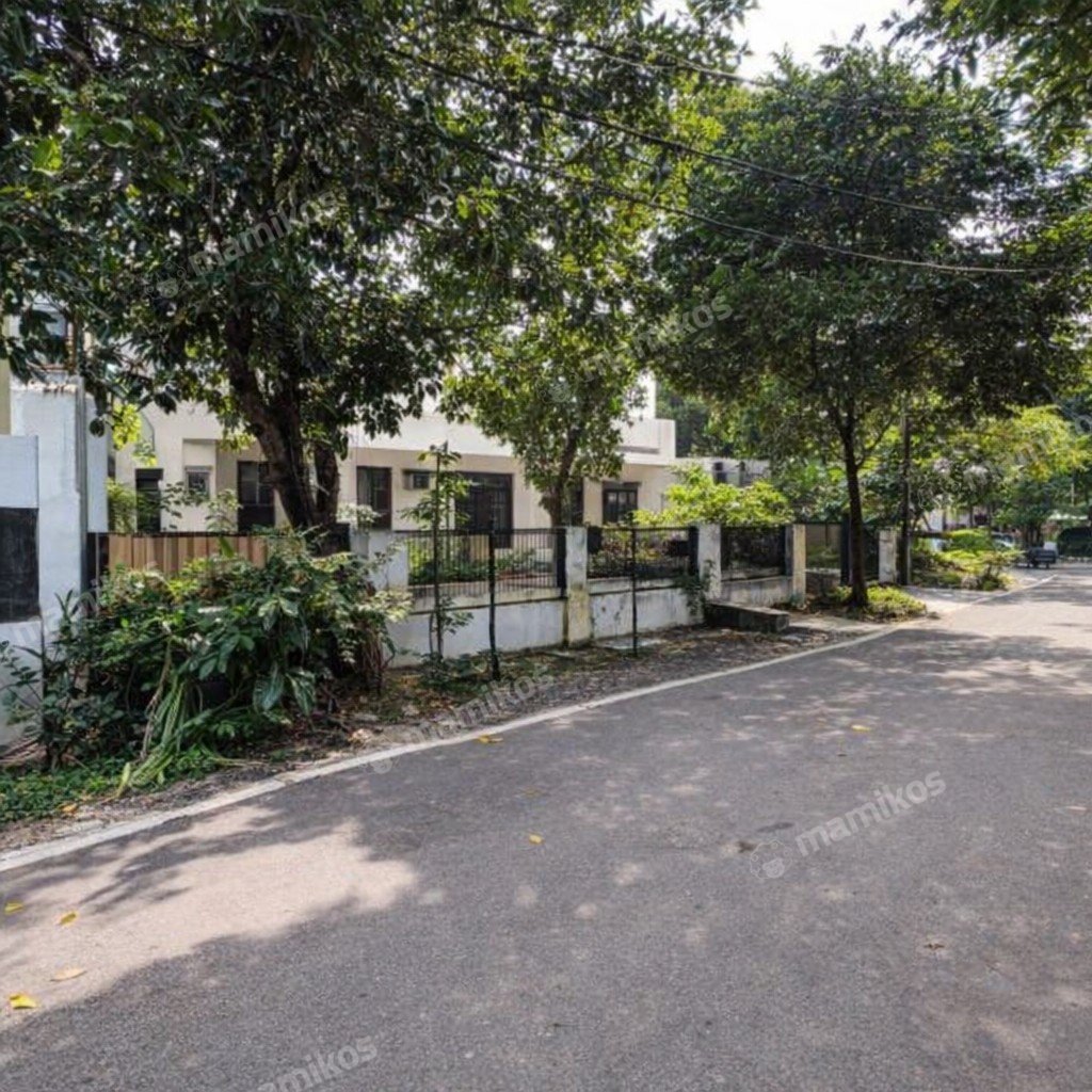 Rumah Sertifikat SHM 3 Kamar Tidur 2 Kamar Mandi Kebayoran Baru Jakarta Selatan - Photo 3