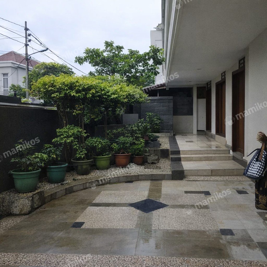 Rumah 5 Kamar Tidur 4 Kamar Mandi 1 Lantai Kebayoran Baru Jakarta Selatan - Photo 5
