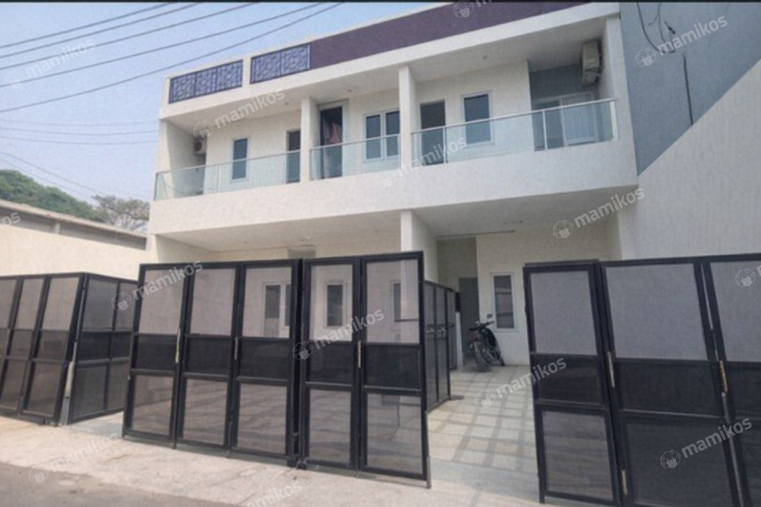 Rumah Sertifikat SHM 4 Kamar Tidur 4 Kamar Mandi Sunrise Garden Jakarta Barat - Photo 2