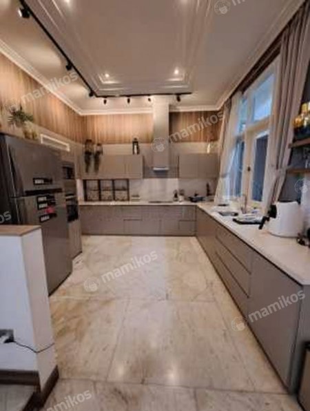 Rumah 7 Kamar Tidur 5 Kamar Mandi 2 Lantai Menteng Jakarta Pusat - Photo 3