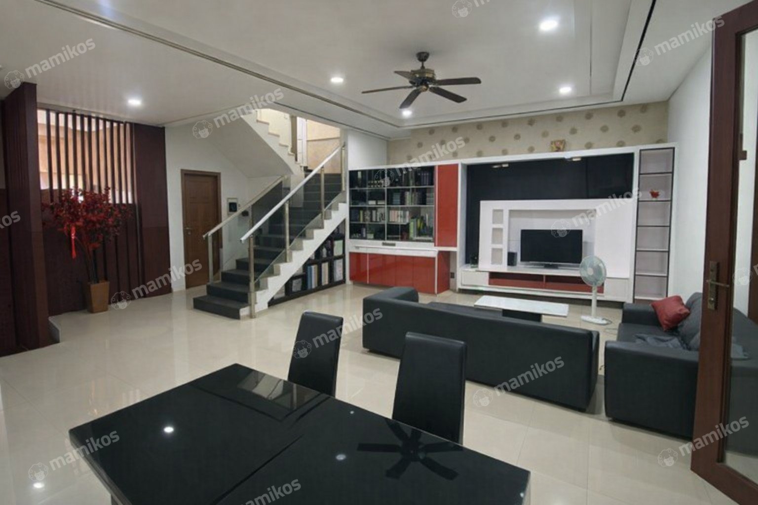 Rumah Sertifikat SHM 4 Kamar Tidur 4 Kamar Mandi Pantai Indah Kapuk Jakarta Utara