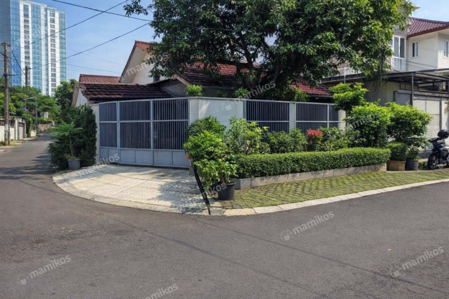 Rumah Sertifikat SHM 4 Kamar Tidur 3 Kamar Mandi Kebayoran Baru Jakarta Selatan