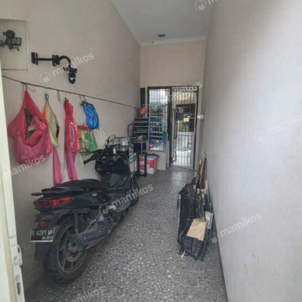 Rumah Sertifikat SHM 6 Kamar Tidur 5 Kamar Mandi Semper Jakarta Utara - Photo 2