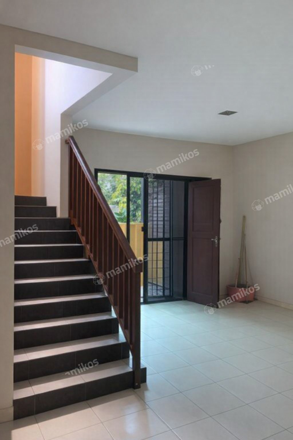 Rumah Sertifikat SHM 4 Kamar Tidur 4 Kamar Mandi Citra Grand Jakarta Timur - Photo 4