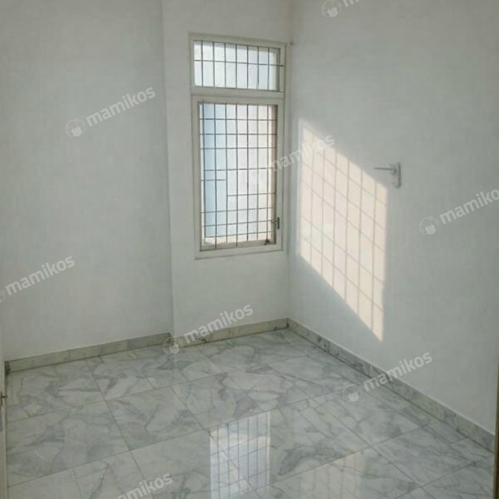 Rumah Sertifikat SHM 4 Kamar Tidur 3 Kamar Mandi Intercon Jakarta Barat - Photo 5