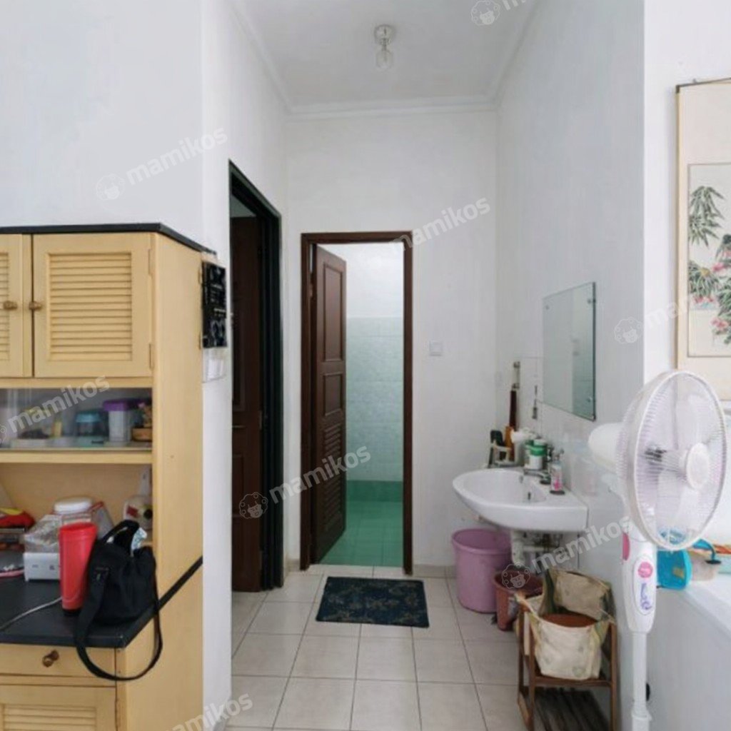 Rumah Sertifikat SHM 2 Kamar Tidur 1 Kamar Mandi Kota Wisata Jakarta Timur - Photo 3