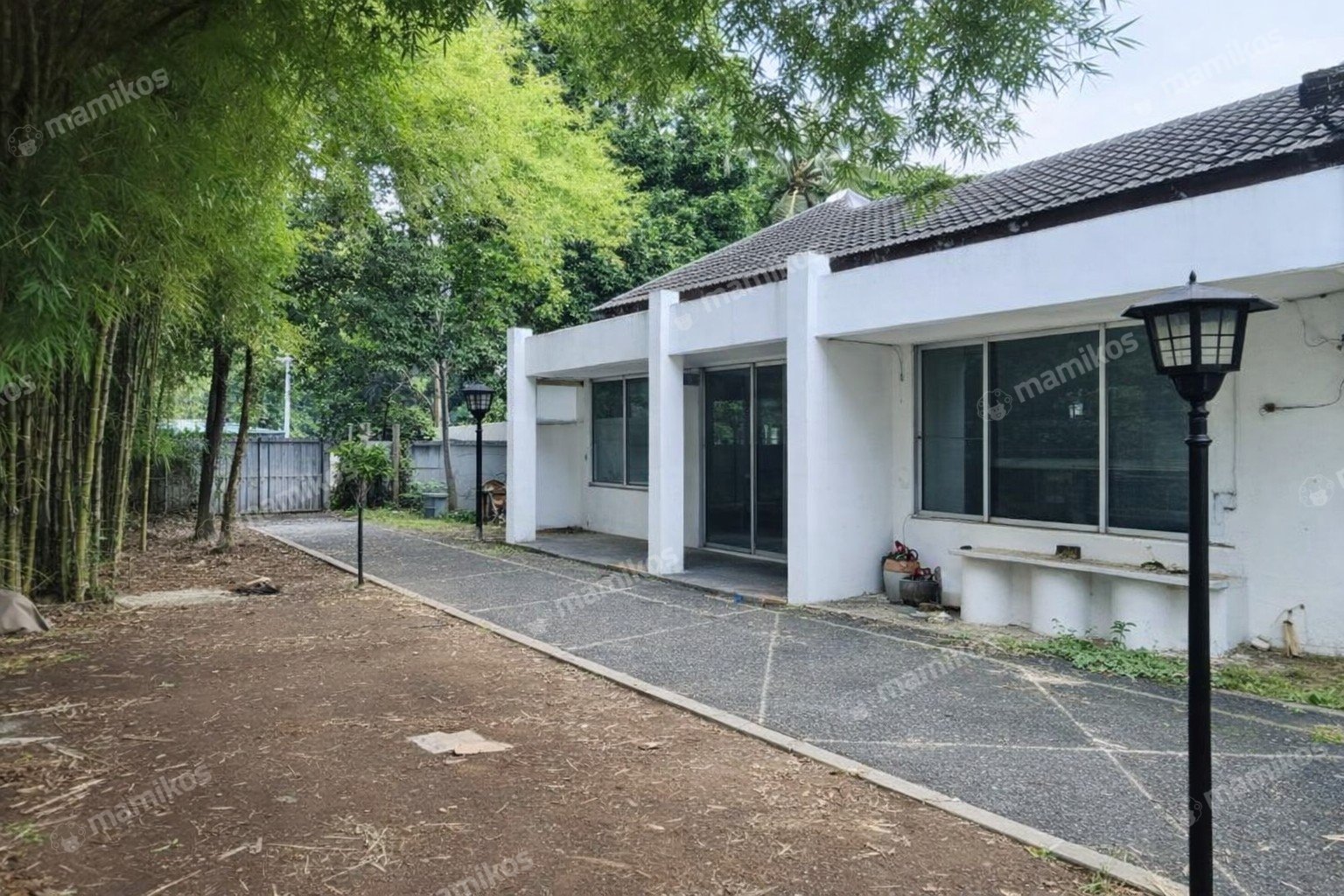 Rumah Sertifikat SHM 6 Kamar Tidur 4 Kamar Mandi Kebayoran Baru Jakarta Selatan