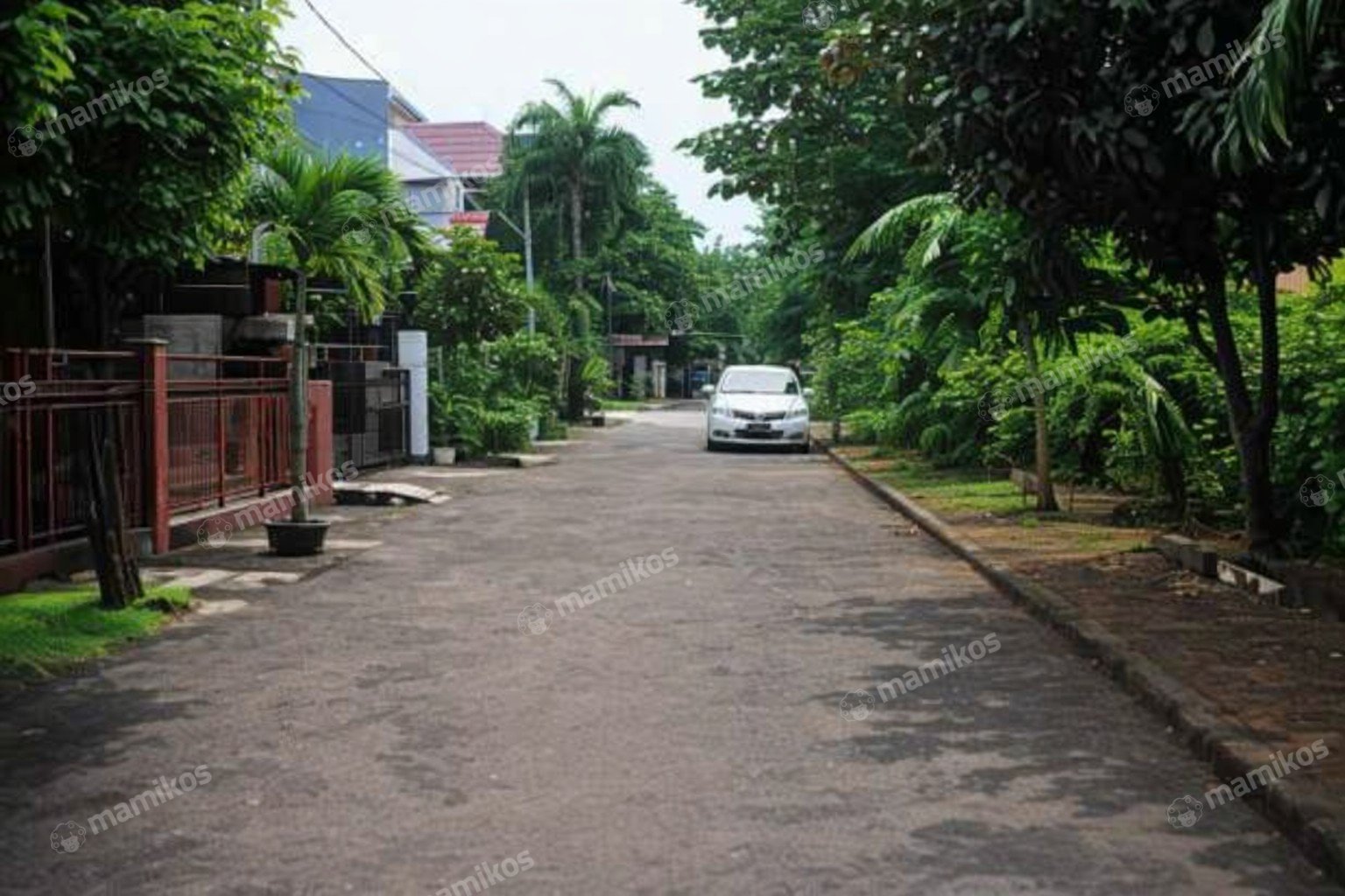 Rumah Sertifikat SHM 4 Kamar Tidur 3 Kamar Mandi Kebon Jeruk Jakarta Barat - Photo 2