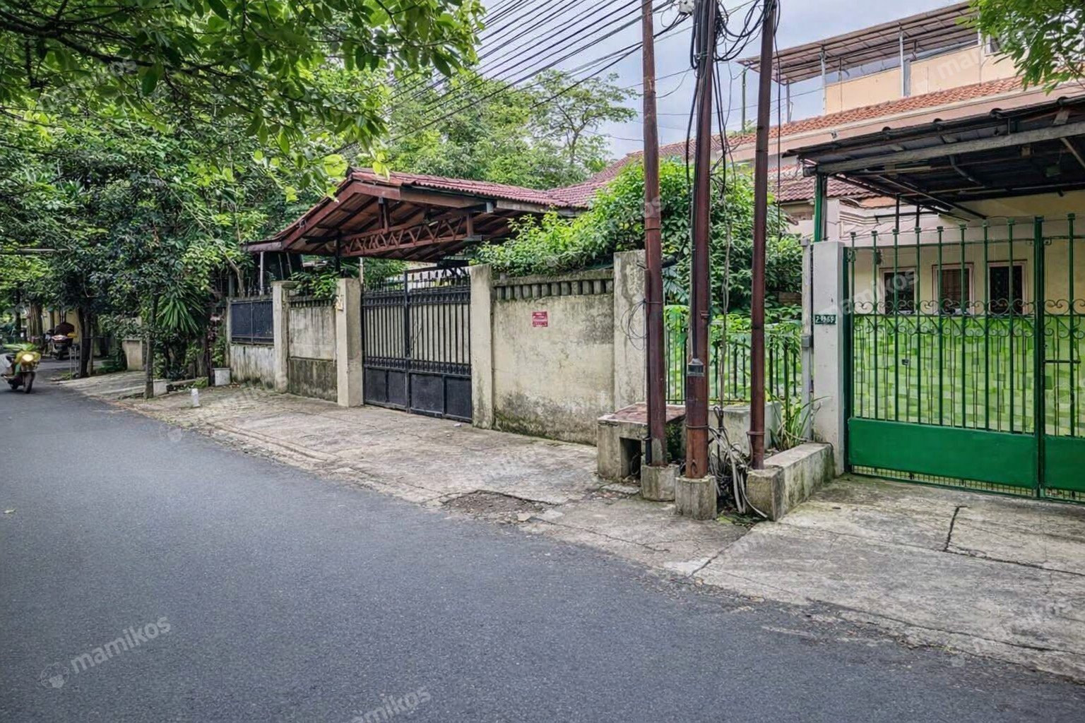 Rumah Sertifikat SHM 4 Kamar Tidur 3 Kamar Mandi Kebayoran Baru Jakarta Selatan