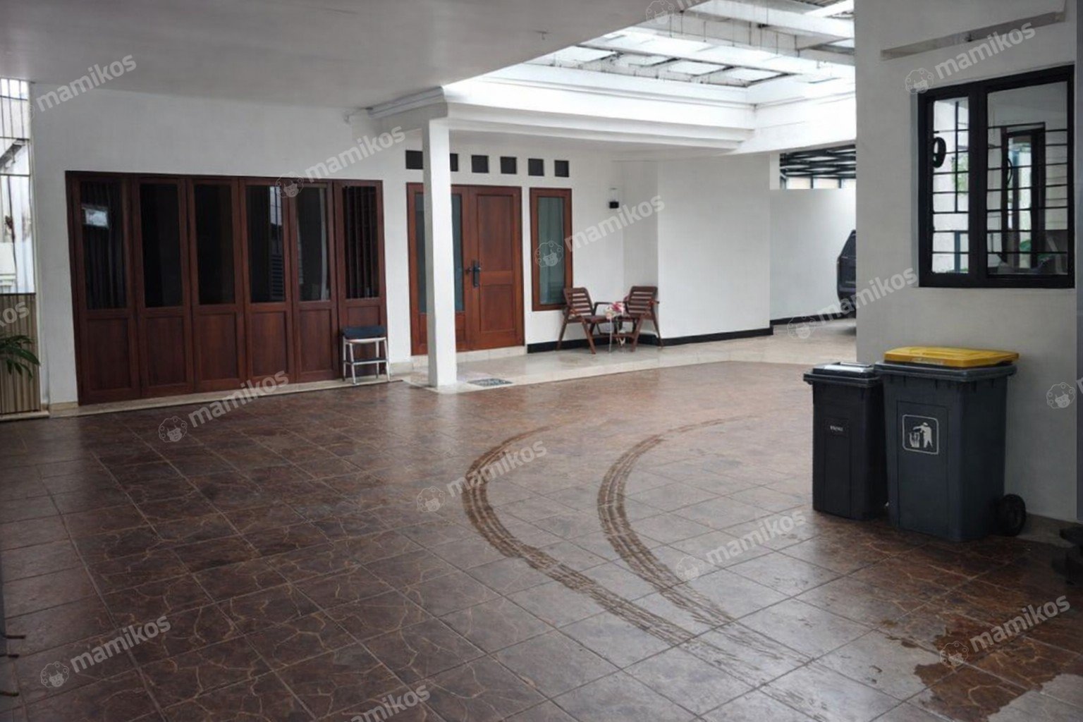 Rumah Sertifikat SHM 3 Kamar Tidur 3 Kamar Mandi Kemang Jakarta Selatan