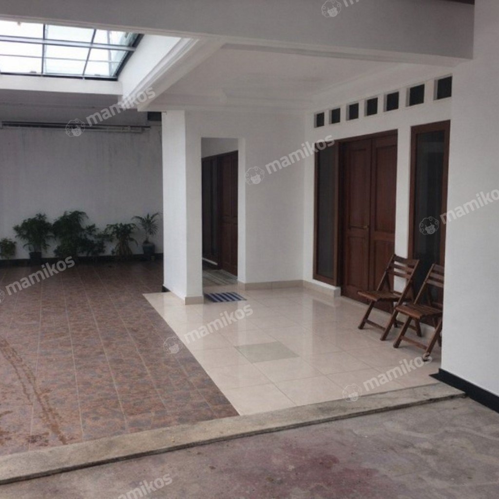 Rumah Sertifikat SHM 3 Kamar Tidur 3 Kamar Mandi Kemang Jakarta Selatan - Photo 2