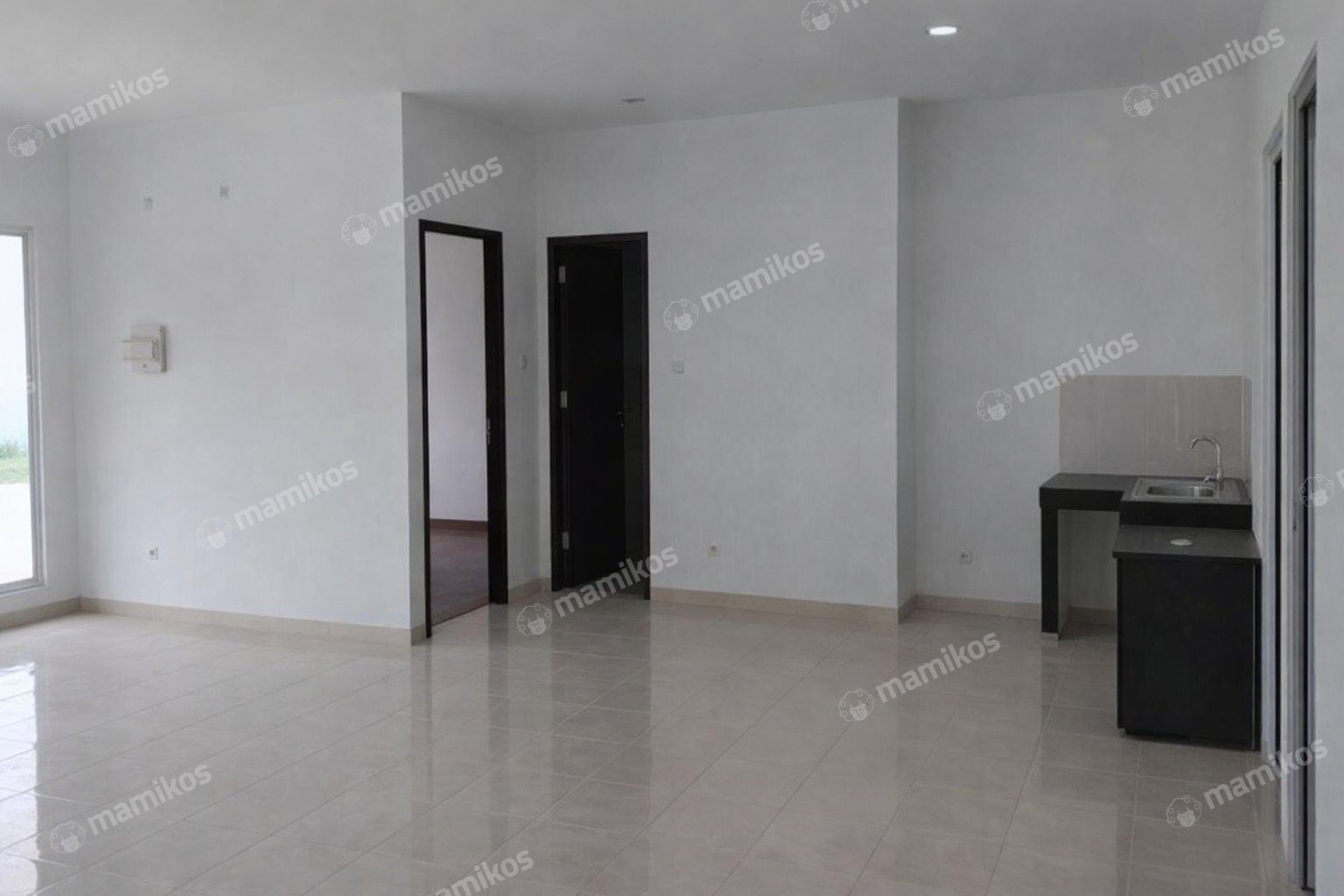 Rumah Sertifikat SHM 3 Kamar Tidur 3 Kamar Mandi Pantai Indah Kapuk Jakarta Utara - Photo 2