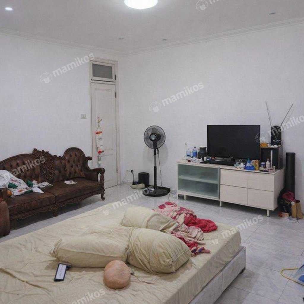Rumah Sertifikat SHM 4 Kamar Tidur 3 Kamar Mandi Taman Palem Jakarta Barat - Photo 4