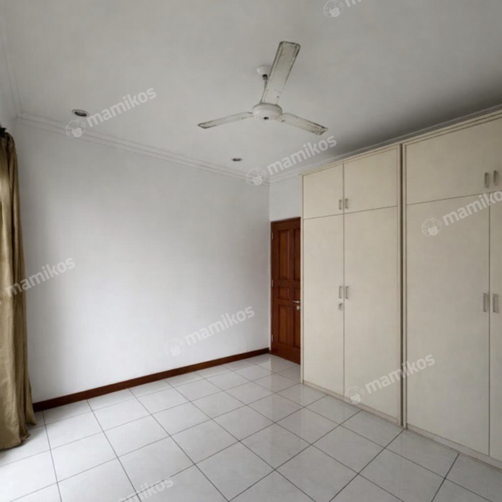 Rumah Sertifikat SHM 7 Kamar Tidur 4 Kamar Mandi Pondok Indah Jakarta Selatan - Photo 2