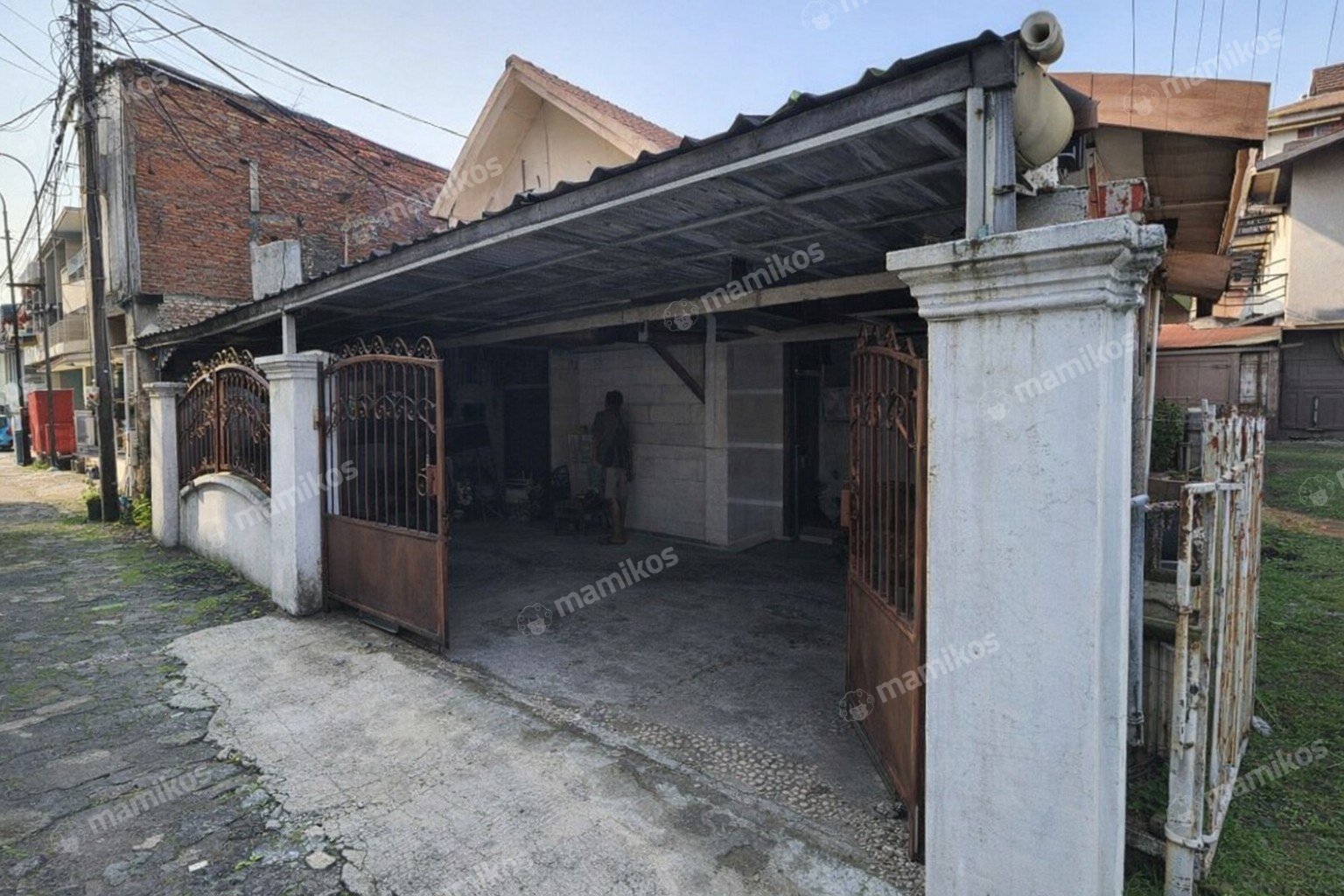 Rumah Sertifikat SHM 4 Kamar Tidur 2 Kamar Mandi Jatinegara Jakarta Timur