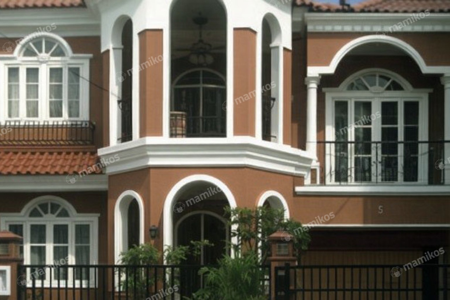 Rumah Sertifikat SHM 4 Kamar Tidur 5 Kamar Mandi Kebon Jeruk Jakarta Barat