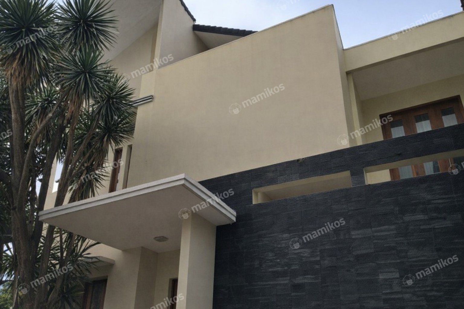 Rumah Sertifikat SHM 4 Kamar Tidur 4 Kamar Mandi Kemang Jakarta Selatan