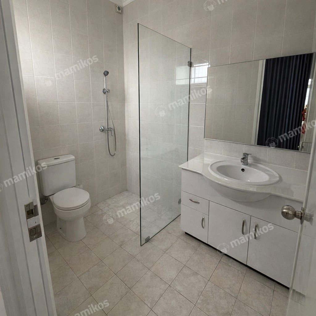 Rumah Sertifikat SHM 3 Kamar Tidur 2 Kamar Mandi Duta Garden Jakarta Barat - Photo 2